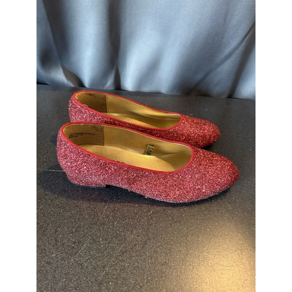 NWOT Girls 3.5 red glitter slip on Flat shoes Ruby Slippers Wizard Of Oz 3 1/2